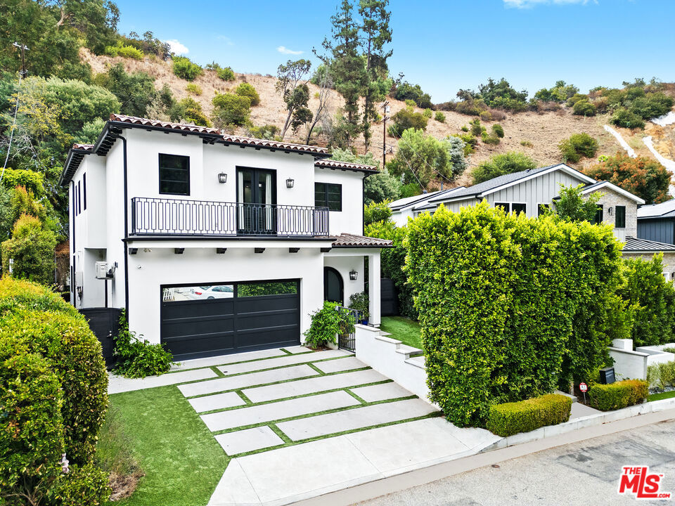 1538 N Beverly Drive Property Photo