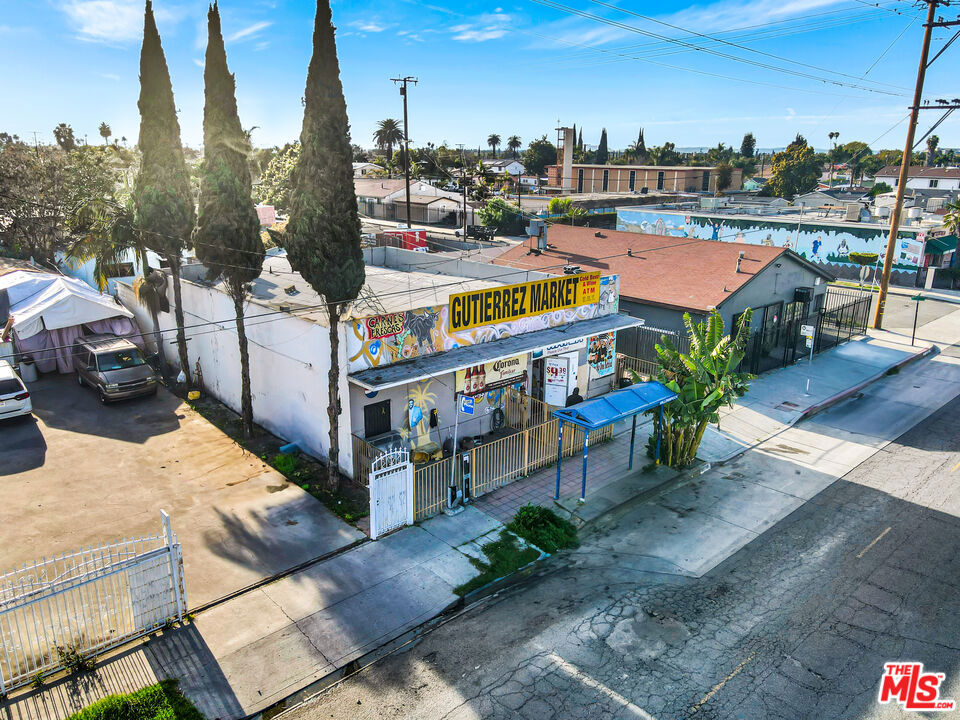 1701 N Willowbrook Avenue Property Photo