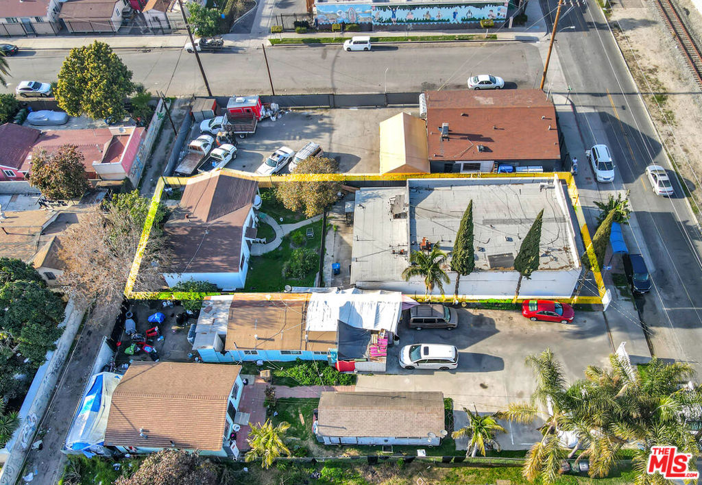 1701 N Willowbrook Avenue Property Photo 7