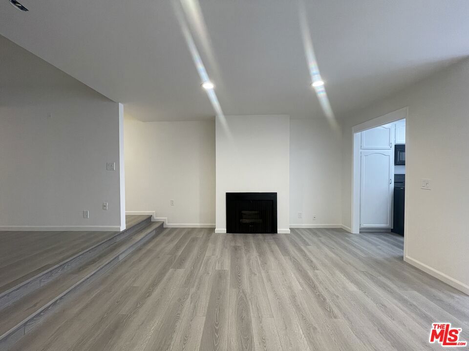 1338 N Sierra Bonita Avenue 104 Property Photo