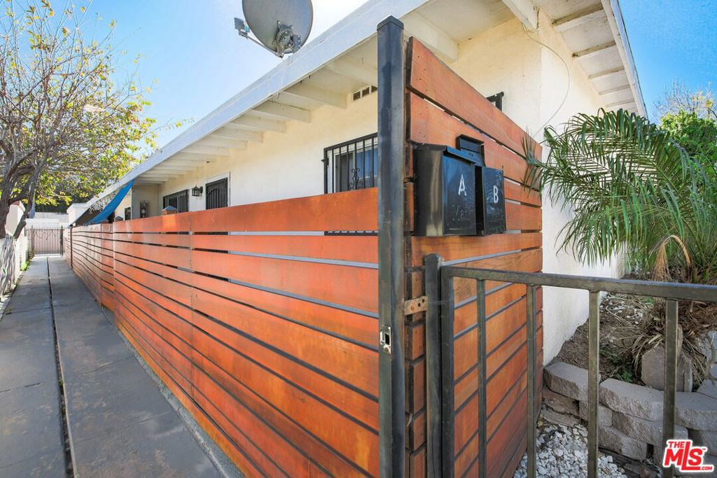 2526 W Mcfadden Avenue Property Photo 6