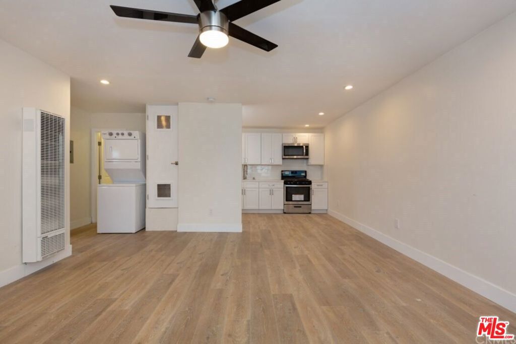2526 W Mcfadden Avenue Property Photo 8