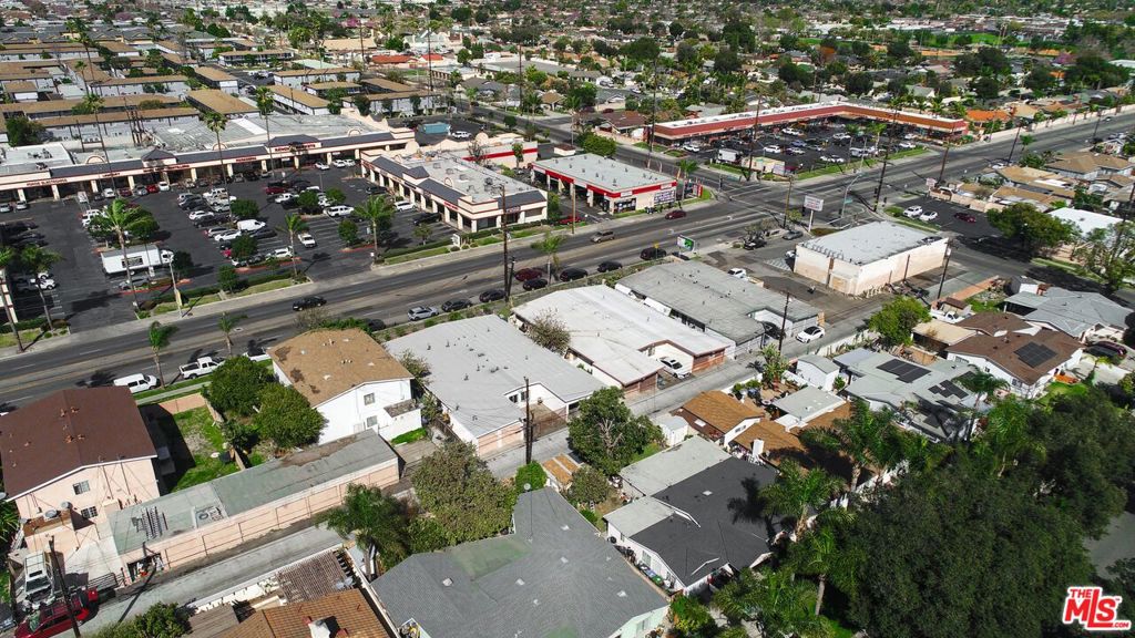 2526 W Mcfadden Avenue Property Photo 9