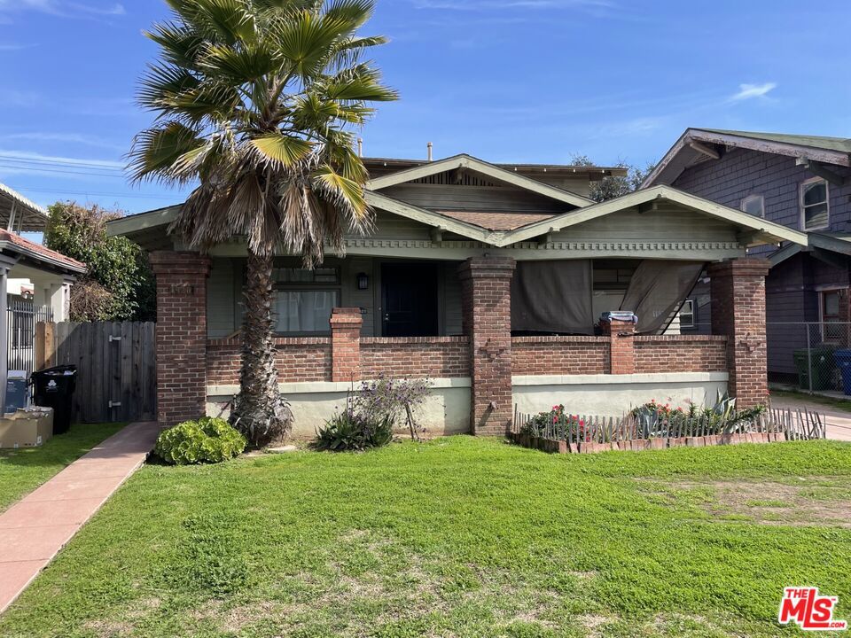 1920 S Rimpau Boulevard Property Photo