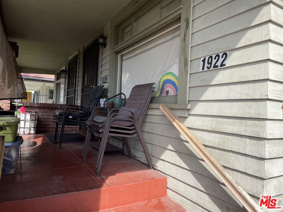 1920 S Rimpau Boulevard Property Photo 14