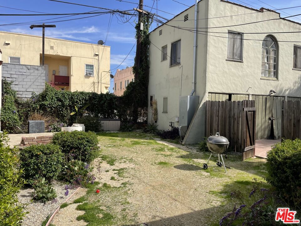 1920 S Rimpau Boulevard Property Photo 30