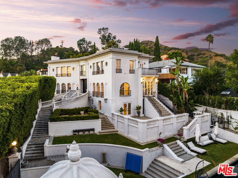 6533 Cahuenga Terrace Property Photo