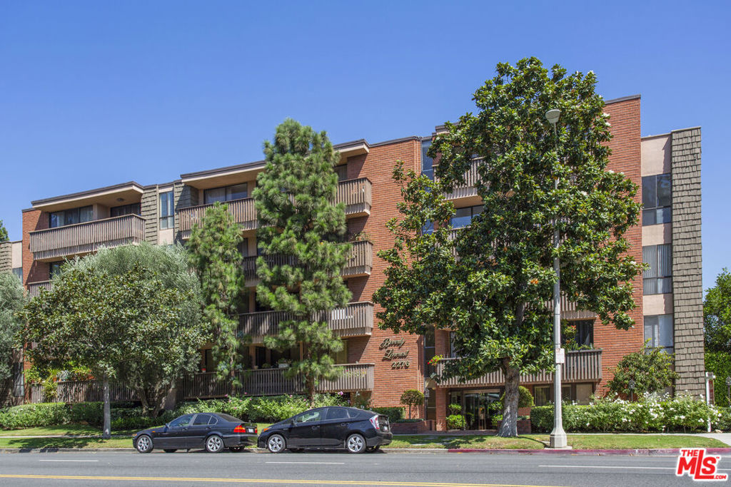 90064 Real Estate Listings Main Image