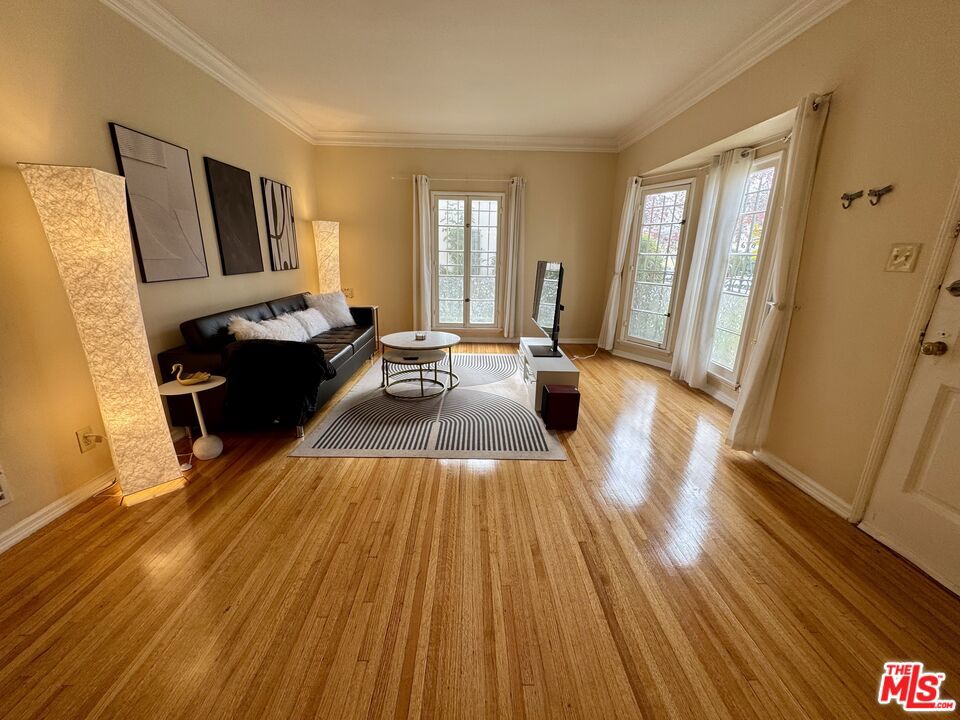 1206 S Alfred Street Property Photo