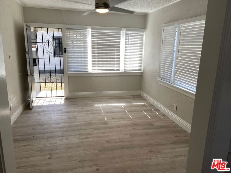 4216 Woodlawn Avenue Property Photo 2