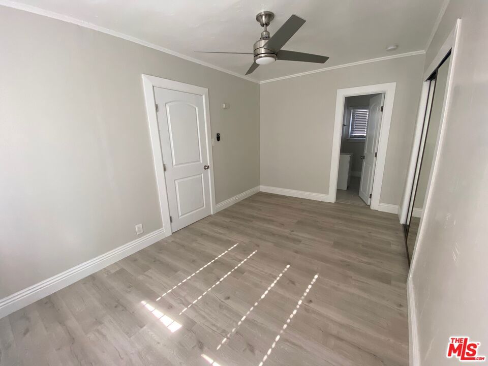 4216 Woodlawn Avenue Property Photo 3