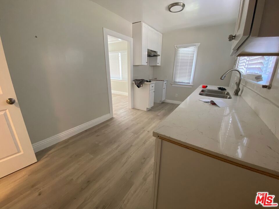 4216 Woodlawn Avenue Property Photo 4