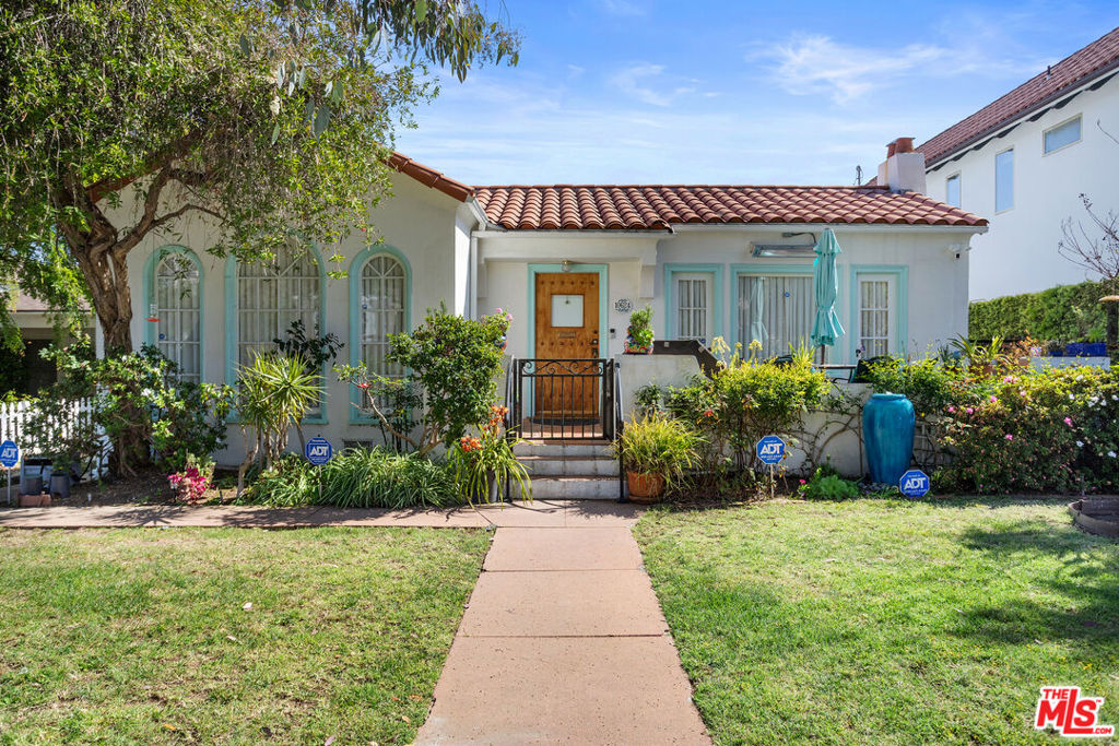 10624 Rochester Avenue Property Photo