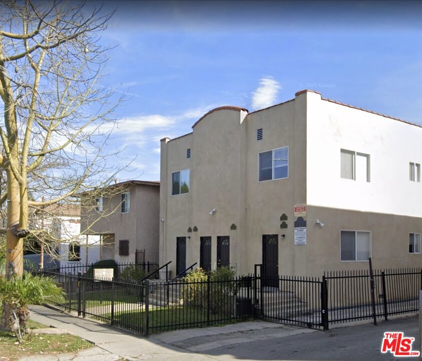 1816 S La Brea Avenue Property Photo 1