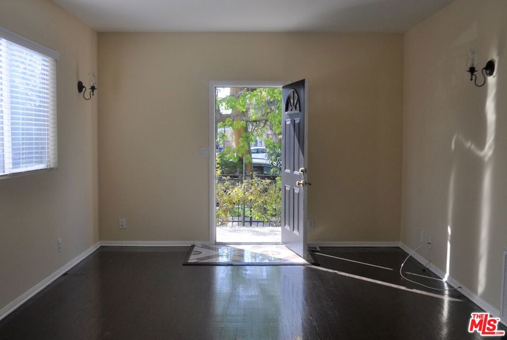 1816 S La Brea Avenue Property Photo 2