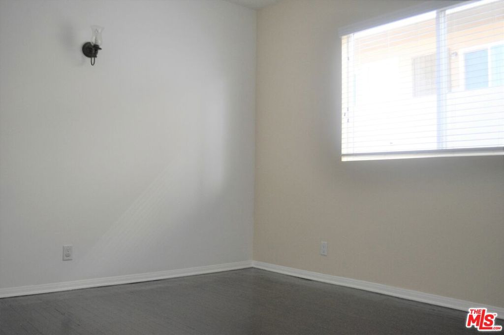 1816 S La Brea Avenue Property Photo 3