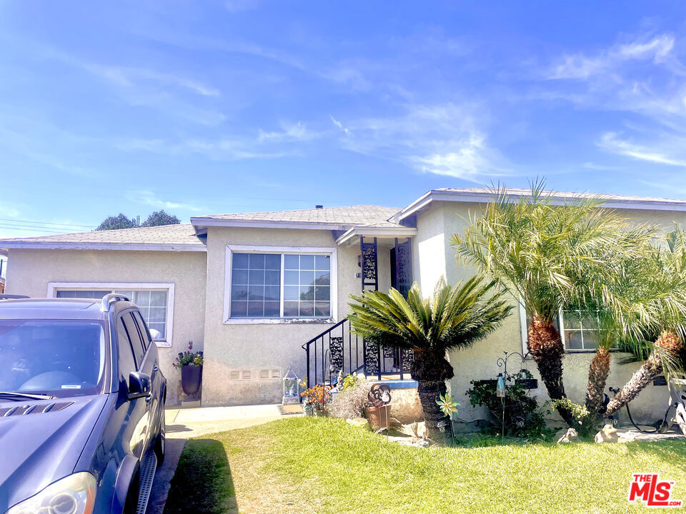 2207 N Anzac Avenue Property Photo