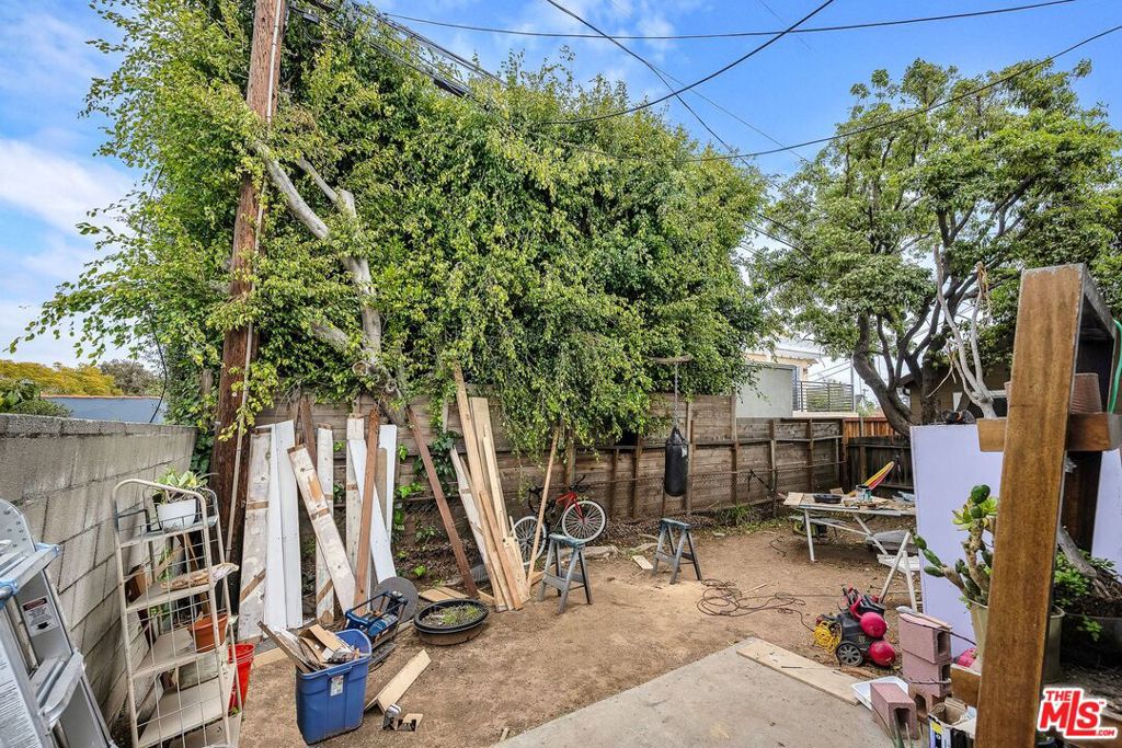 3132 Helms Avenue Property Photo 16
