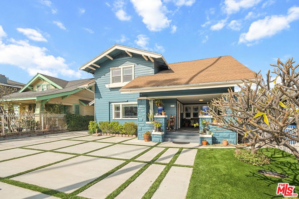 251 S Ardmore Avenue Property Photo