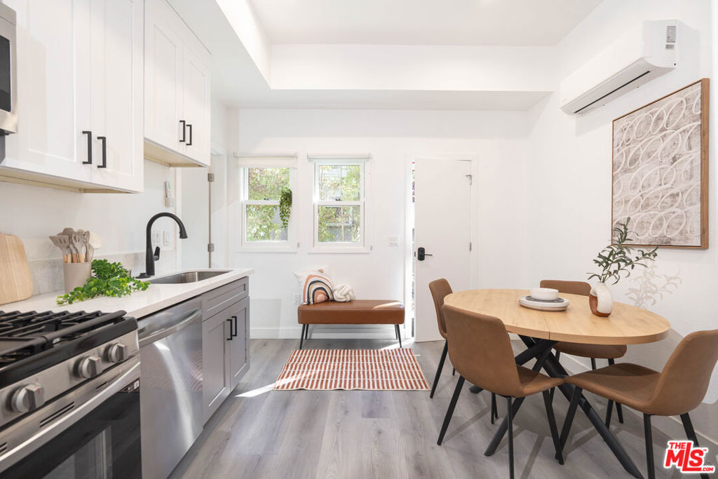 1016 W 21st Street Property Photo 1