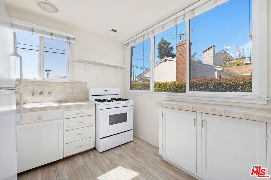 1621 Manning Avenue Property Photo 17