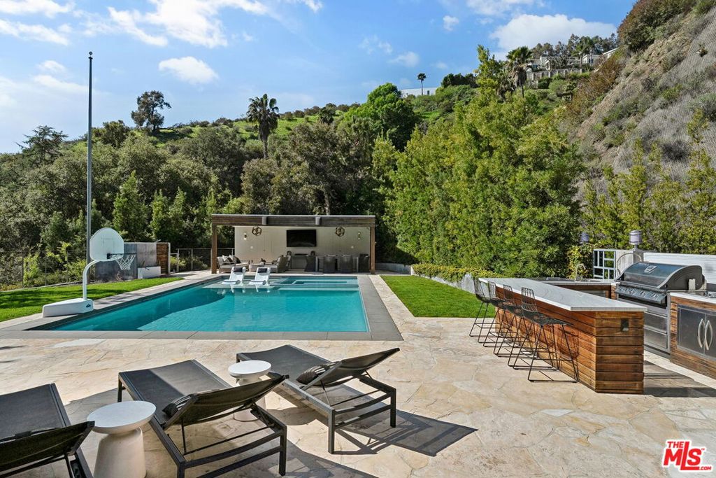 1255 N Bundy Drive Property Photo