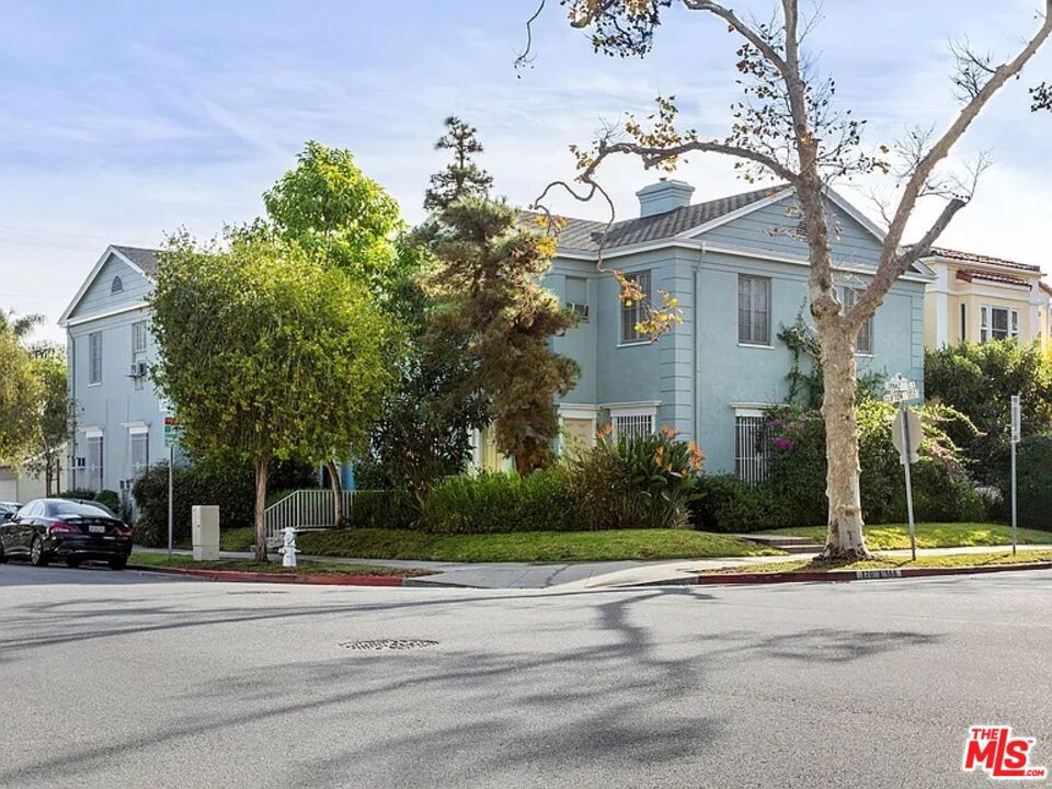 8724 N Clifton Way Property Photo
