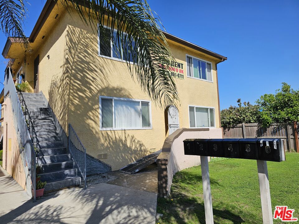 7811 S San Pedro Street Property Photo 3