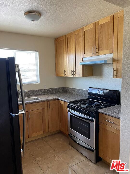 7811 S San Pedro Street Property Photo 9