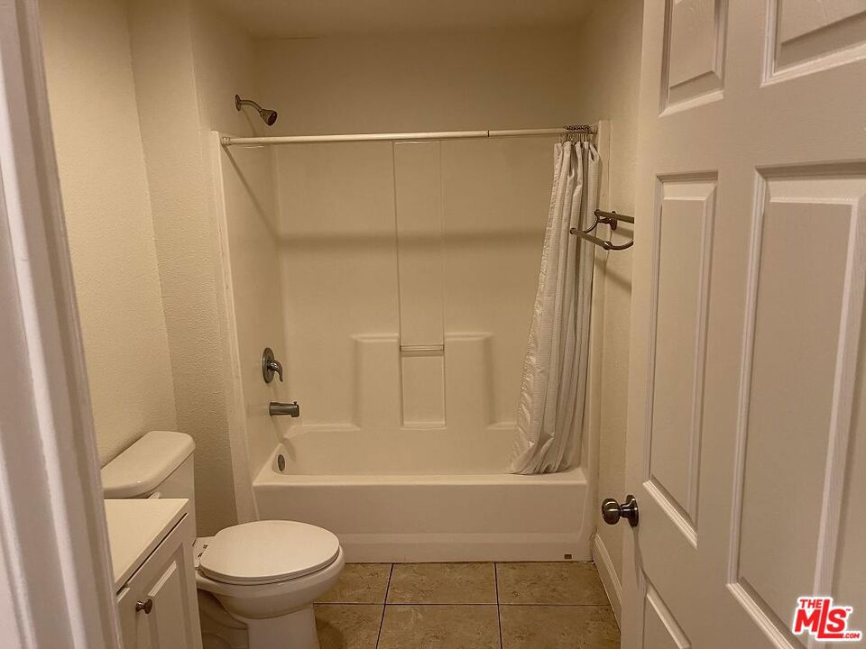7811 S San Pedro Street Property Photo 12