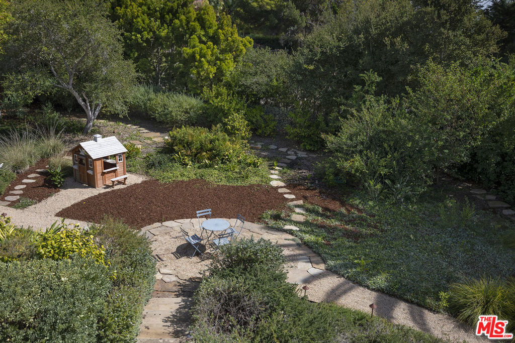 4110 Creciente Drive Property Photo 3