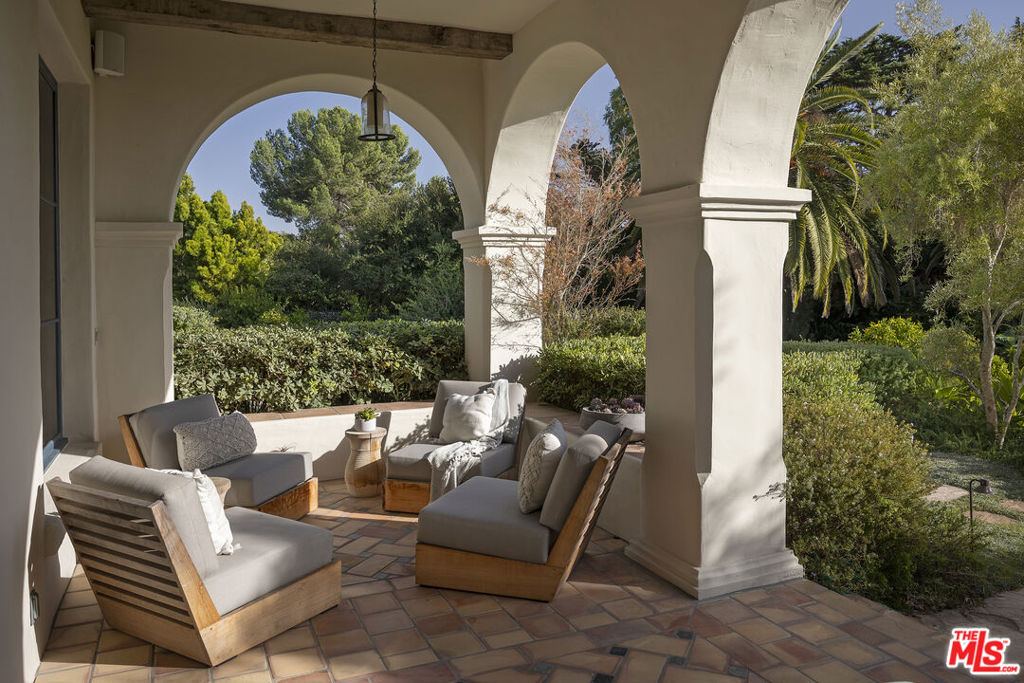 4110 Creciente Drive Property Photo 8