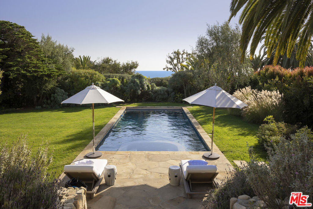 4110 Creciente Drive Property Photo 10