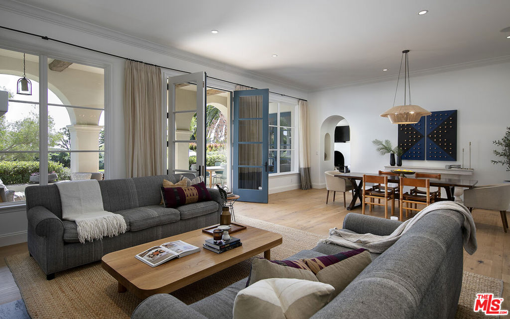 4110 Creciente Drive Property Photo 15