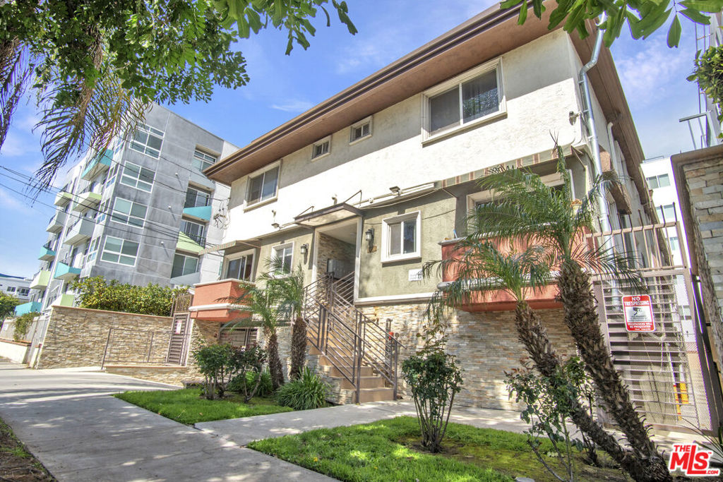 11063 Cumpston Street Property Photo 2