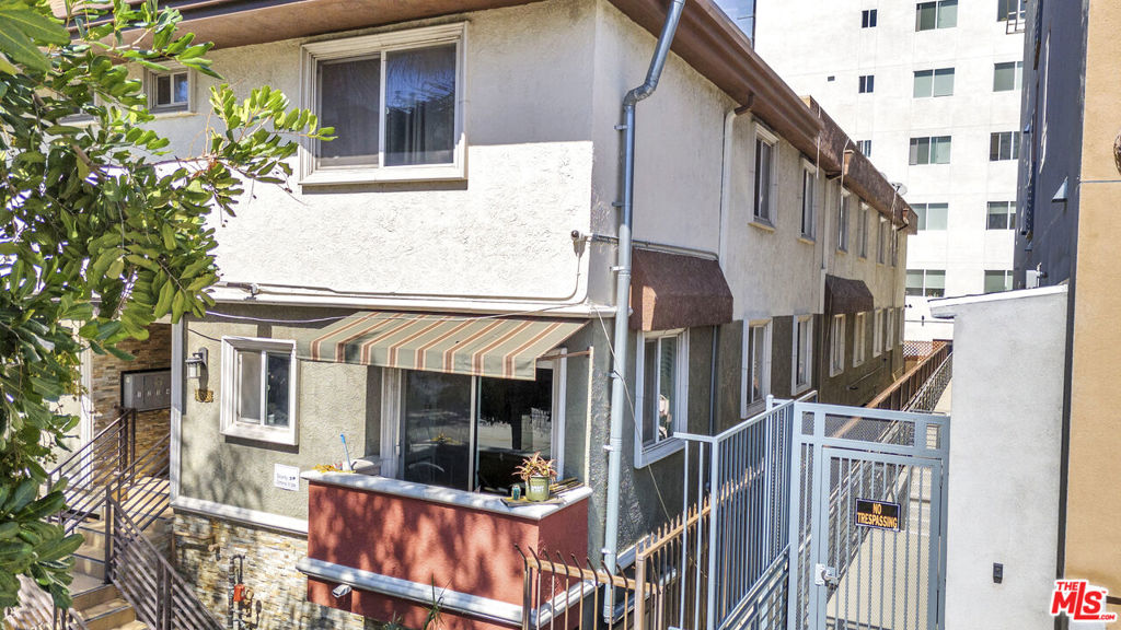 11063 Cumpston Street Property Photo 6