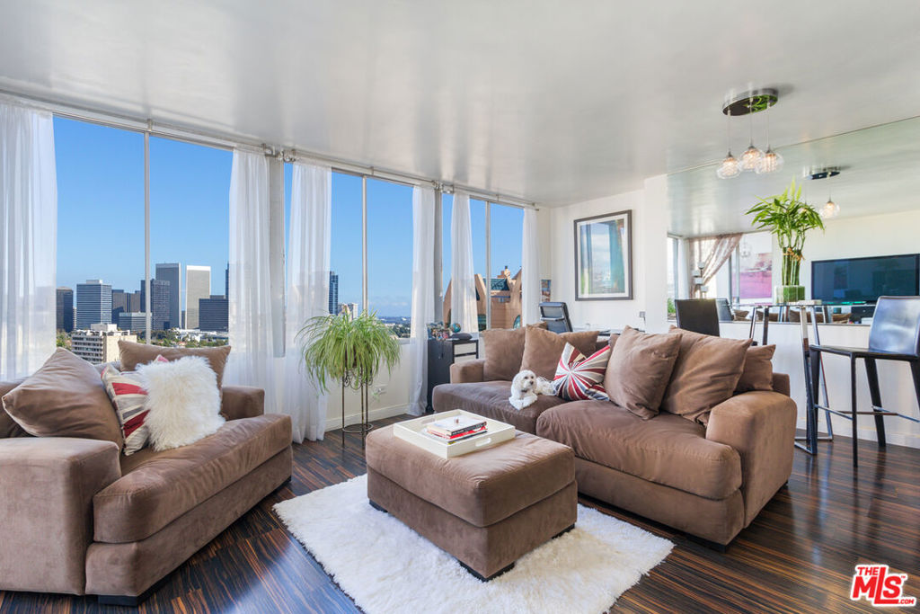 90024 Real Estate Listings Main Image