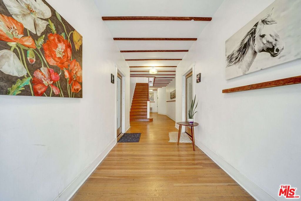 1216 N Kenmore Avenue Property Photo 6