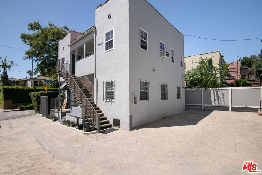 832 Hilldale Avenue Property Photo 11