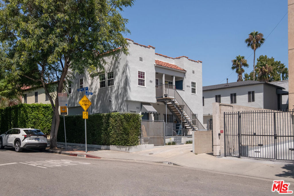 832 Hilldale Avenue Property Photo 12