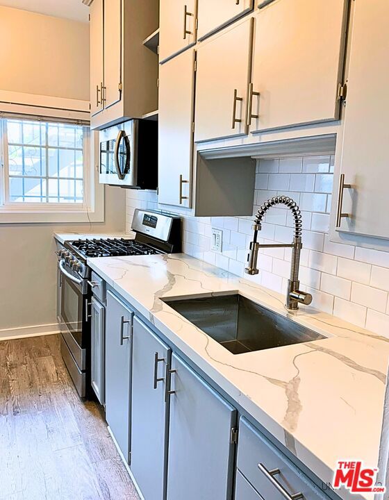 832 Hilldale Avenue Property Photo 22