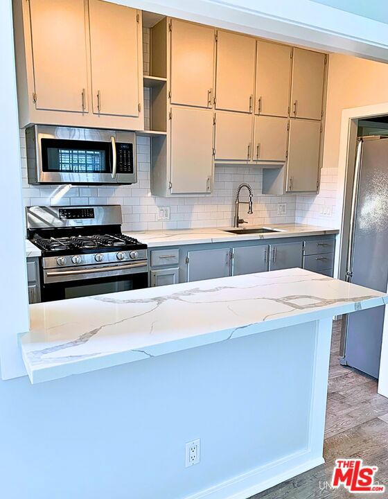 832 Hilldale Avenue Property Photo 24