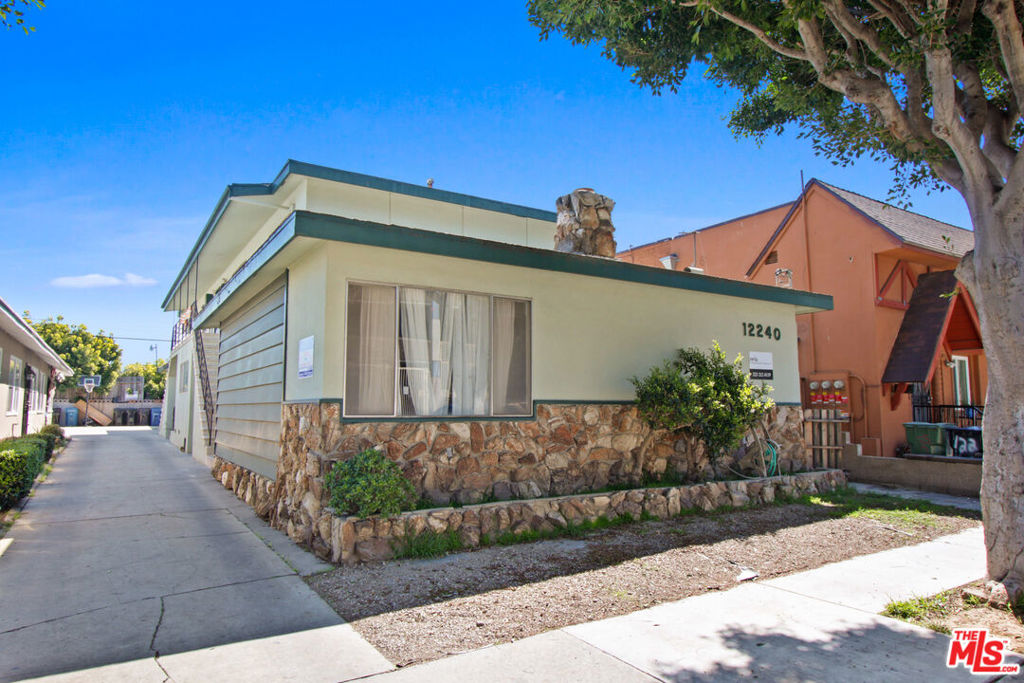 12240 Birch Avenue C Property Photo