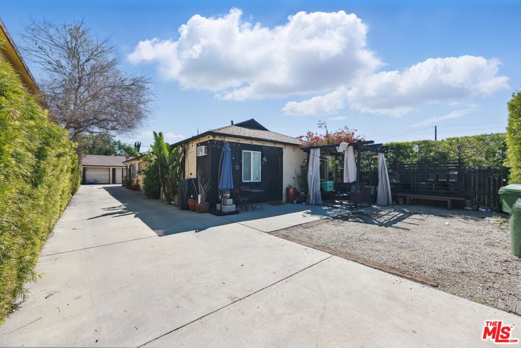 5710 Vineland Avenue Property Photo