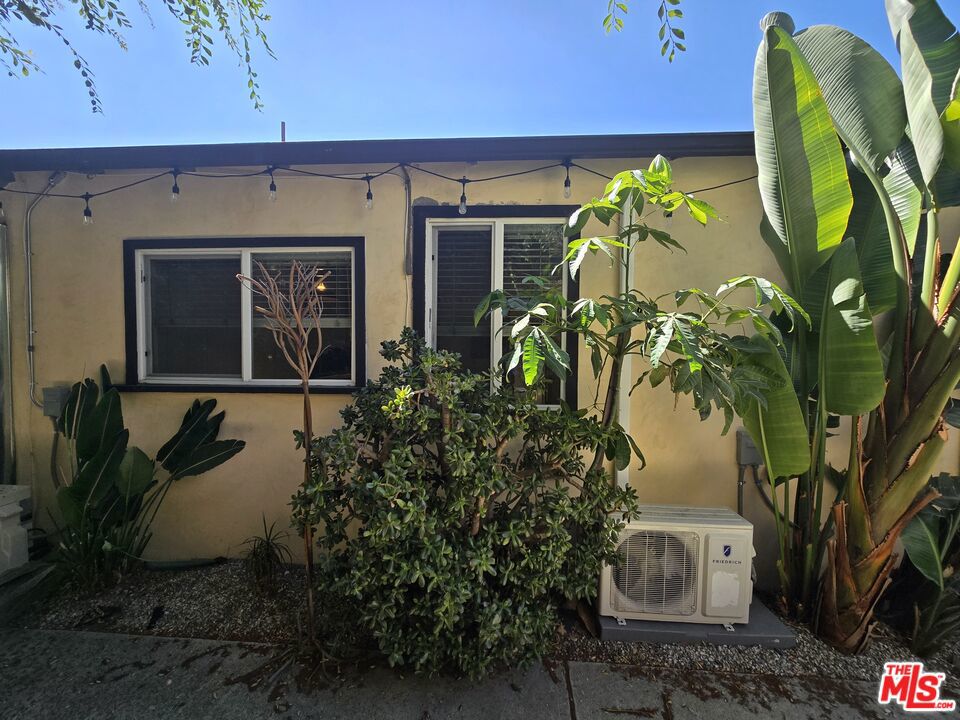 5710 Vineland Avenue Property Photo 4