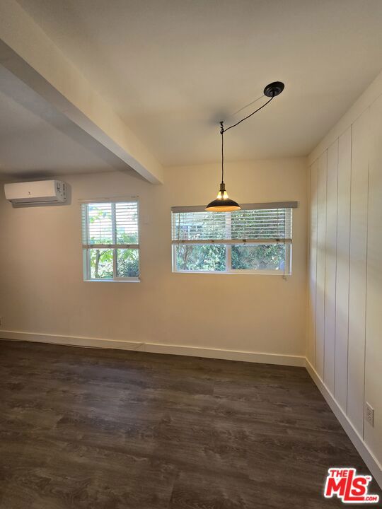 5710 Vineland Avenue Property Photo 11