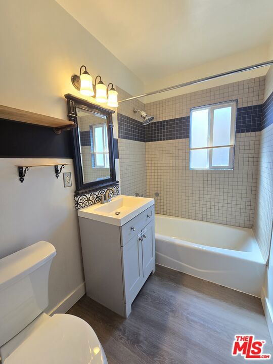 5710 Vineland Avenue Property Photo 13