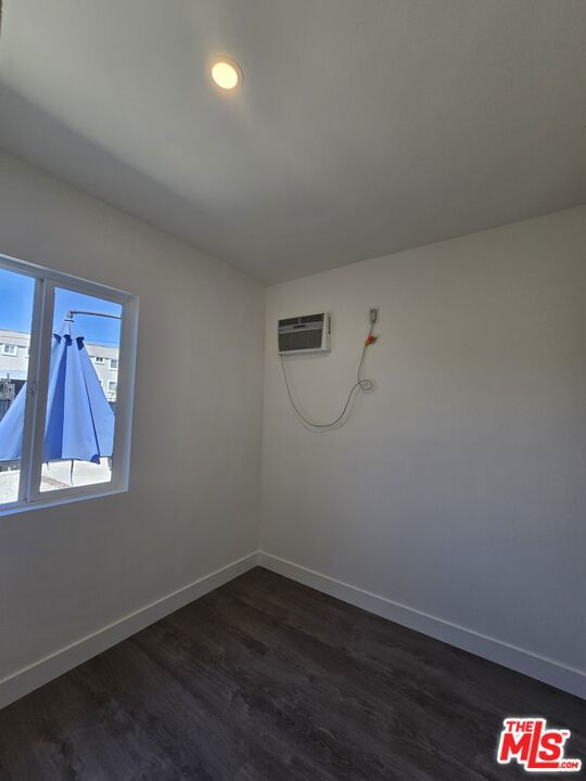 5710 Vineland Avenue Property Photo 14