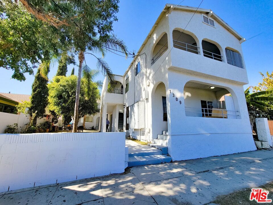 1309 S Mesa Street Property Photo 2