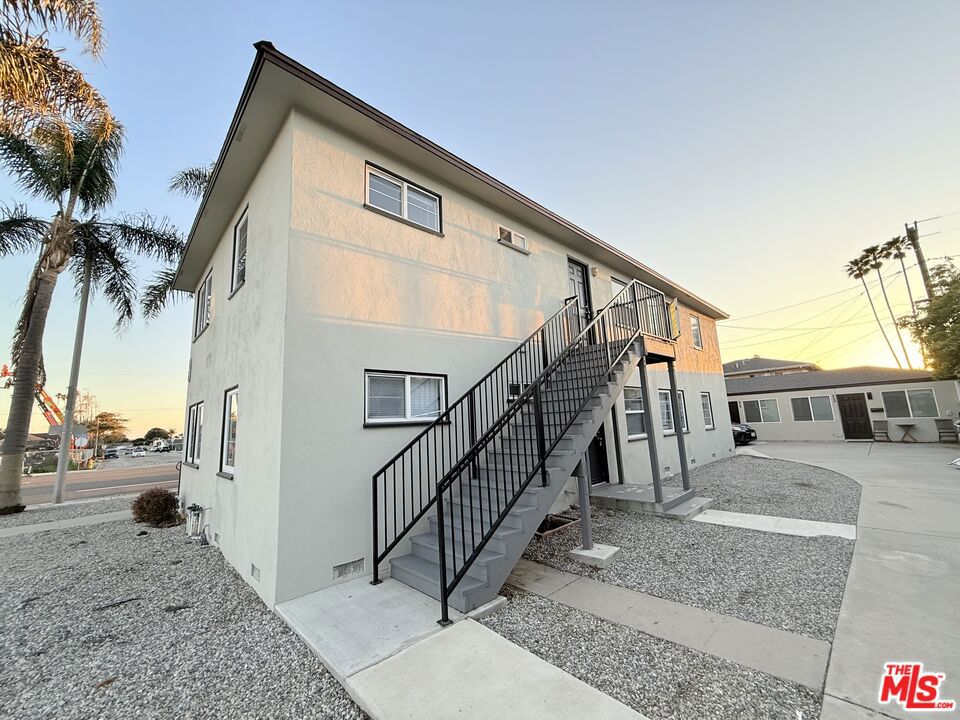 15 N Dos Caminos Avenue Property Photo 2